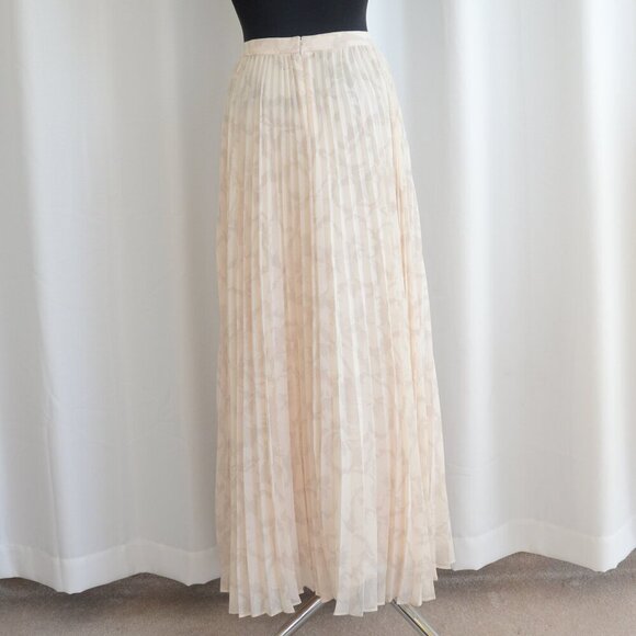Banana Republic Pleated Floral Cream Maxi Skirt Sz 0 - Picture 3 of 9